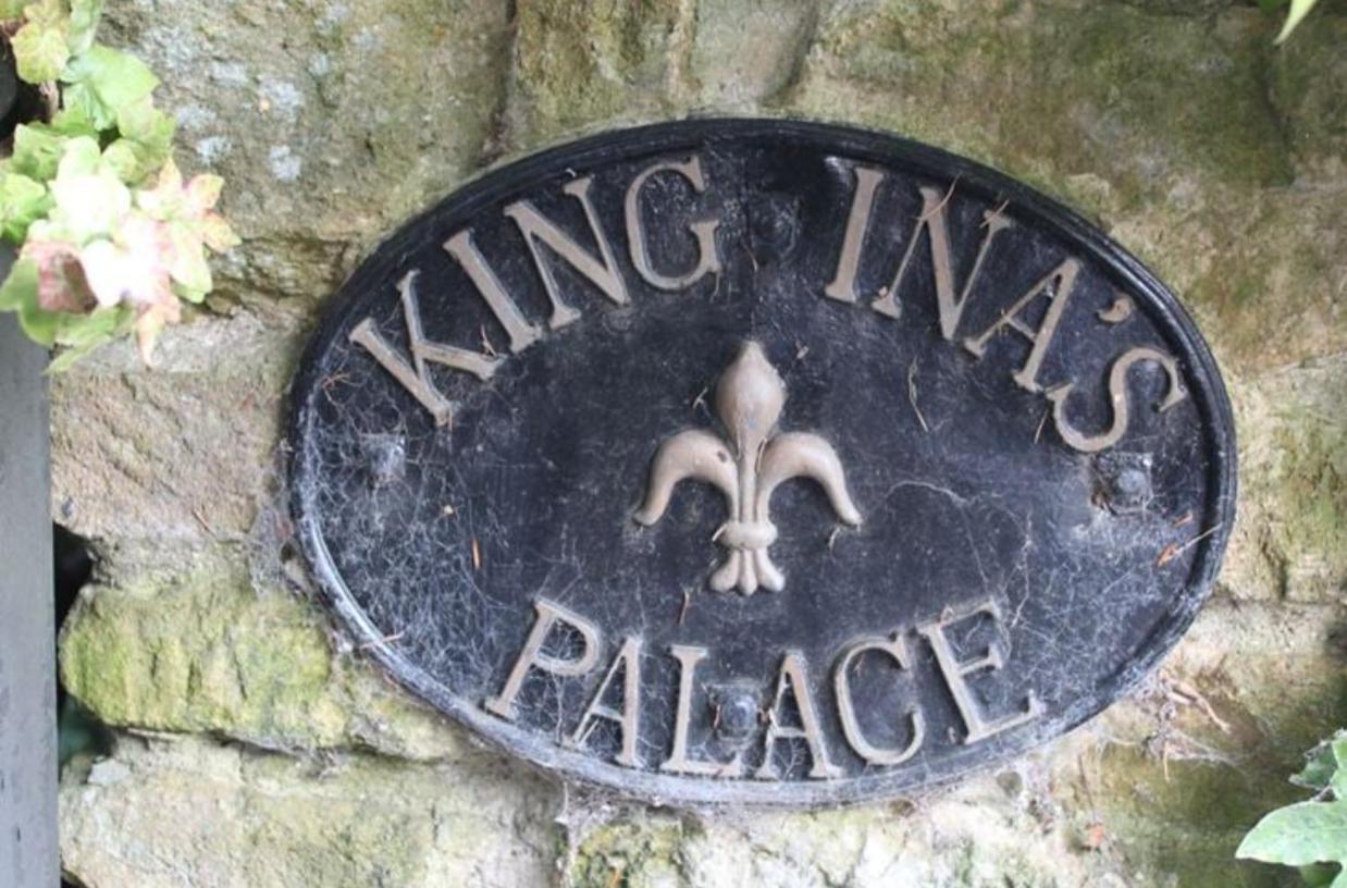 King Inas Palace *